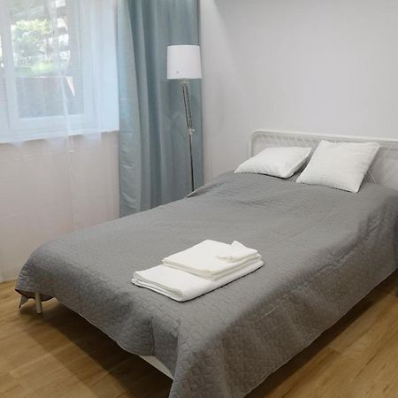 Three Rooms Apartment Krakow Bagian luar foto