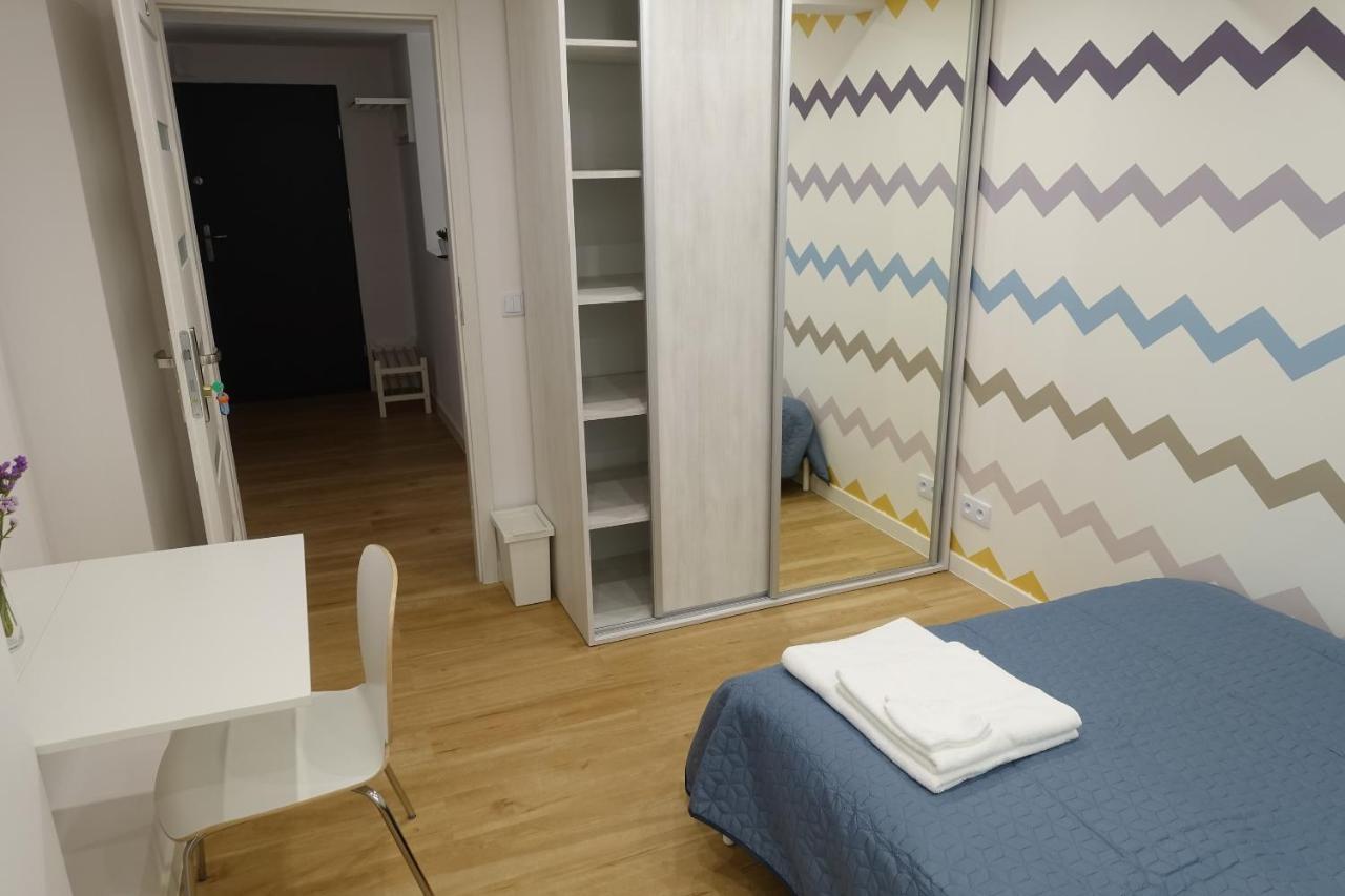 Three Rooms Apartment Krakow Bagian luar foto