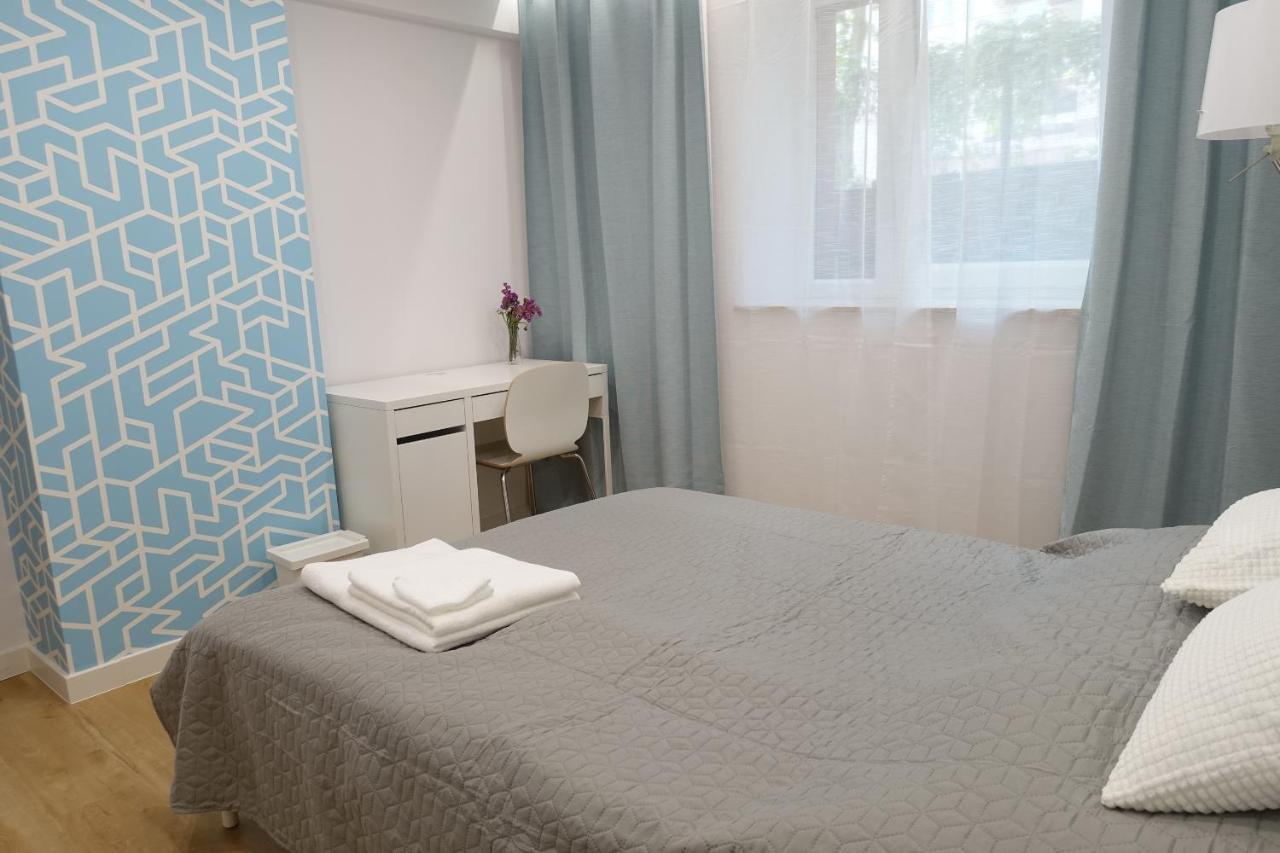 Three Rooms Apartment Krakow Bagian luar foto