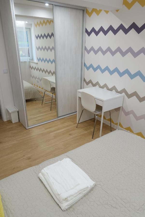 Three Rooms Apartment Krakow Bagian luar foto